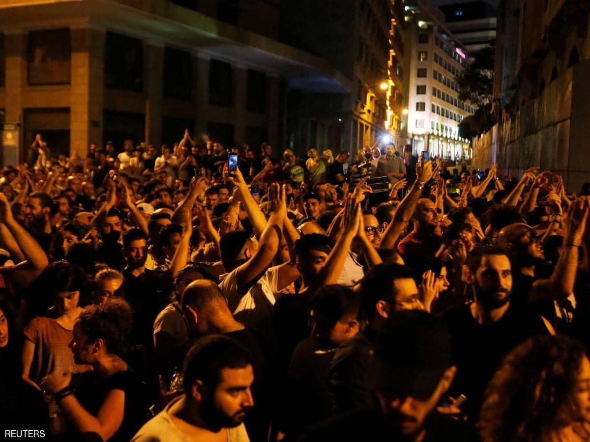 مظاهرات حاشدة في بيروت احتجاجا على الوضع المعيشي