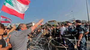 احتجاجات بيروت على طريق القصر الجمهوري