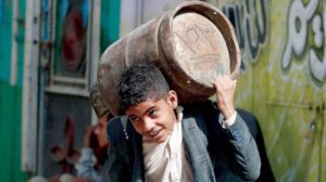 الحوثيون يفاقمون خنق الاقتصاد مقابل مساعٍ حكومية لإنعاشه