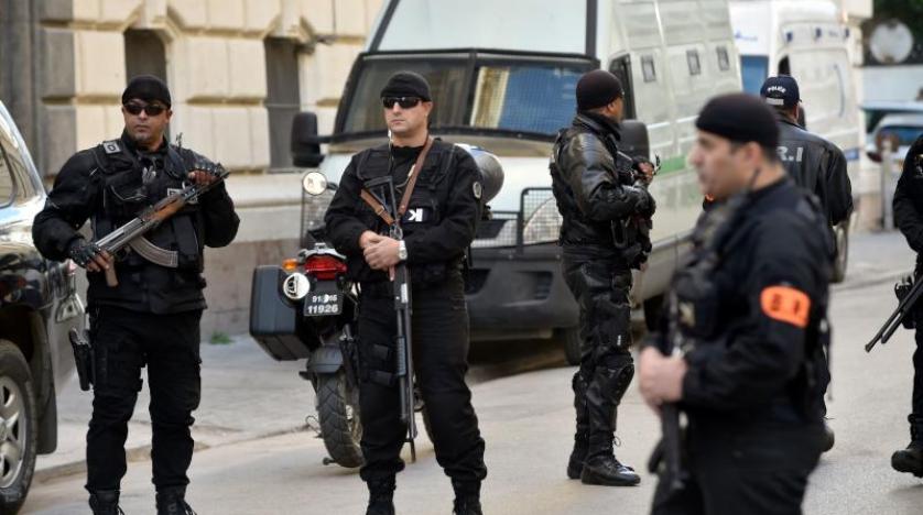 السجن 15 و12 عاماً لرئيسي وزراء الجزائر السابقين أويحيى وسلال