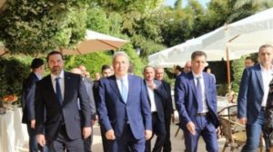 سمير الخطيب المرشح الأوفر حظاً لتولي رئاسة حكومة لبنان