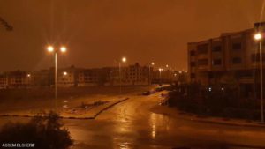 يحول نهار مصر إلى ليل ويتسبب في خسائر كبيرة