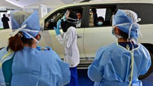 الإمارات تسجل 300 إصابة جديدة بفيروس كورونا