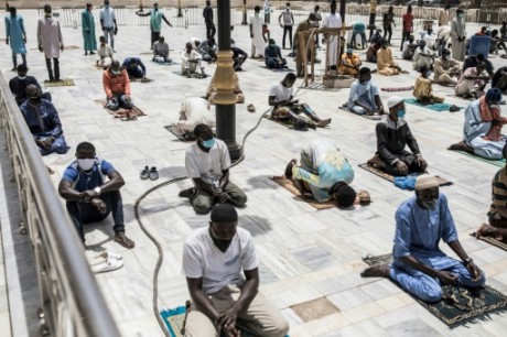 La prière collective reprend en ordre dispersé au Sénégal