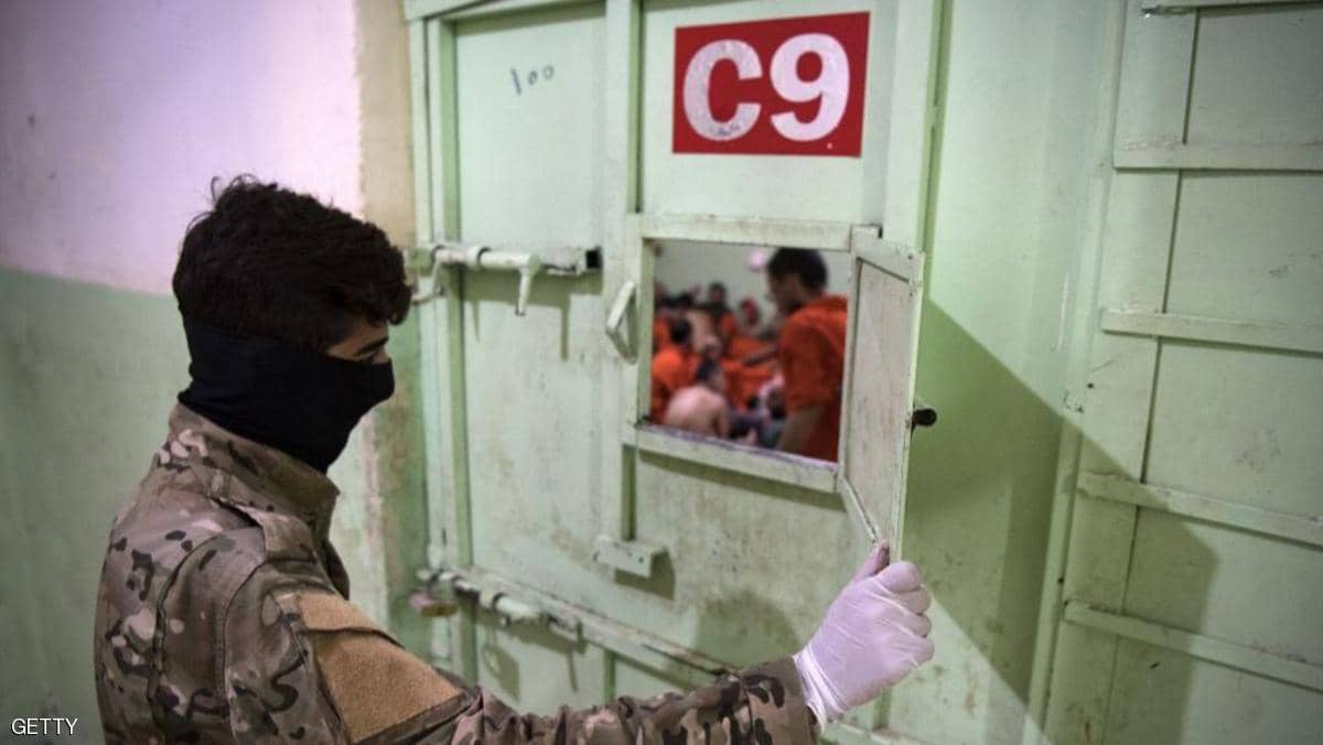 أنباء عن هروب عناصر من داعش من سجن في شمال سوريا