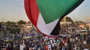 السودان يخطط لمدفوعات نقدية للفقراء بعد إلغاء دعم الوقود