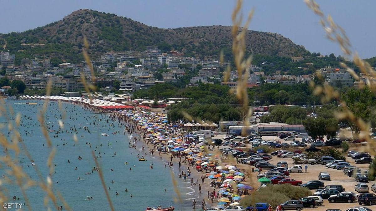 اليونان تفتح أبوابها للسياح الأجانب من 29 دولة