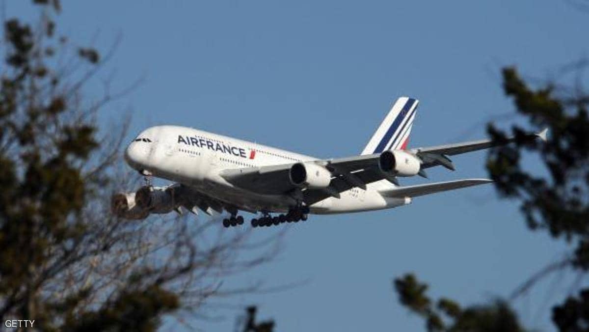 بالسفن والطائرات.. فرنسا تعيد آلاف العالقين بالمغرب العربي
