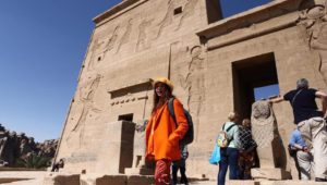 مصر.. استئناف العمل بالفنادق والمشروعات الكبرى بشروط وضوابط احترازية