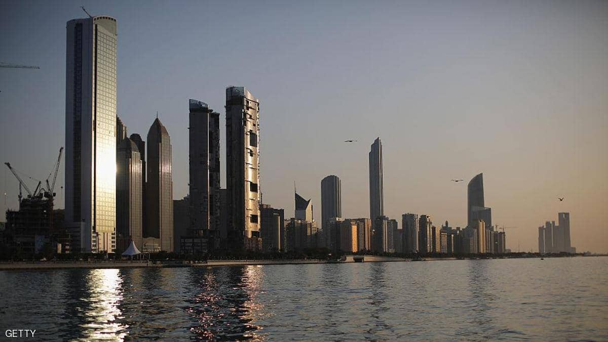 الإمارات.. تمديد حظر التنقل من وإلى أبوظبي وبين مدنها