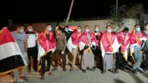 قرية مصرية تتنفس الصعداء بعودة أبنائها المحتجزين في ليبيا