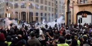 لبنان.. المتظاهرون يعودون مجددا إلى الشوارع وسط أزمة معيشية خانقة