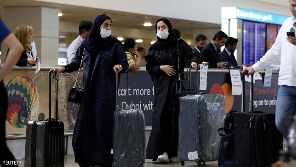 الإمارات تلزم جميع القادمين بإجراء فحص كورونا