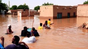 السيول والفيضانات تفتك بعشرات السودانيين وتشرد آلاف الأسر