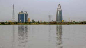 النيل يسجل منسوبا تاريخيا ويغمر أنفاق وجسور الخرطوم