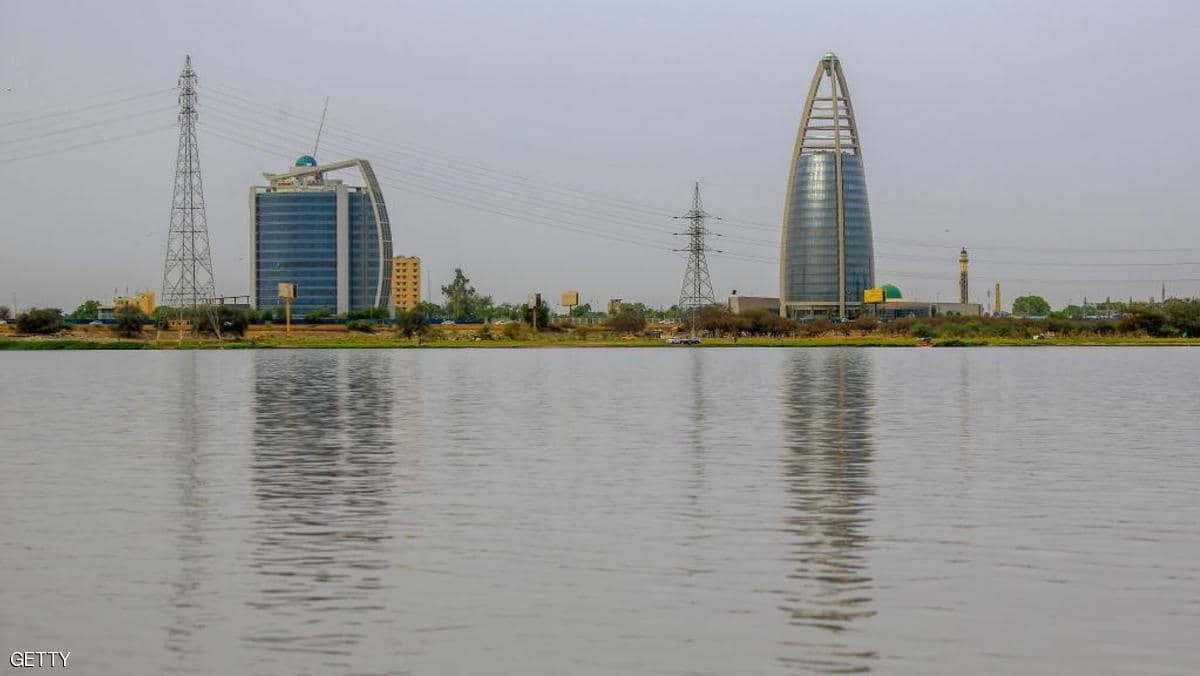 النيل يسجل منسوبا تاريخيا ويغمر أنفاق وجسور الخرطوم