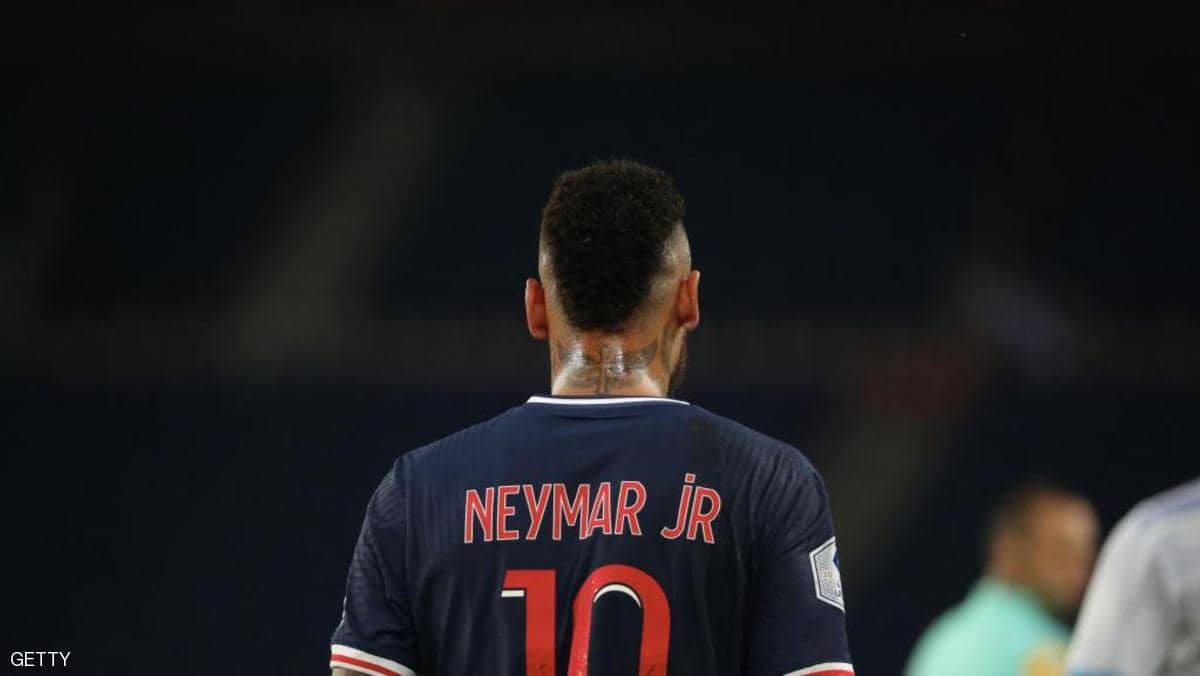 البرازيل تتضامن مع نيمار بعد شكواه من