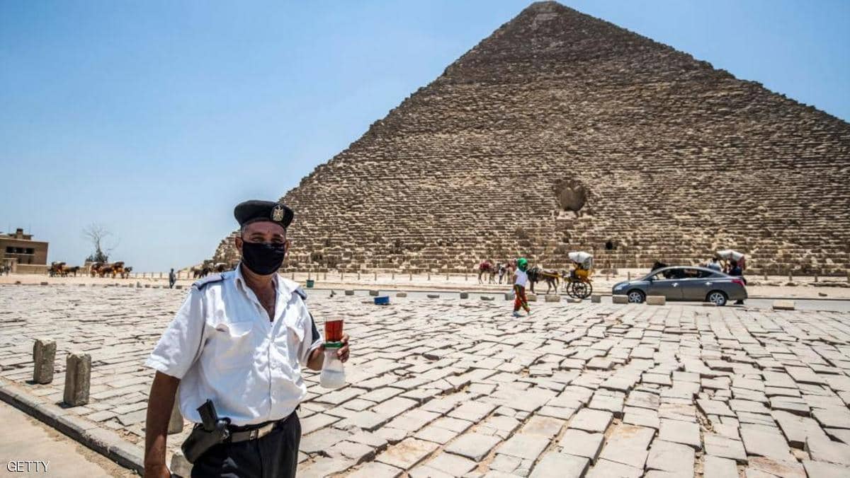 الحكومة المصرية تمدد إعفاء السياح من رسوم التأشيرة