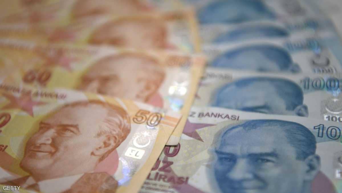 الليرة التركية تتراجع إلى مستوى قياسي جديد