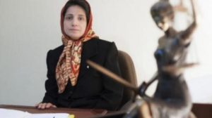 المحامية الإيرانية المسجونة نسرين سوتوده تنهي إضراباً عن الطعام