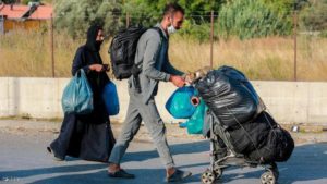 بعد الحريق.. اليونان تنقل اللاجئين إلى مخيم مؤقت