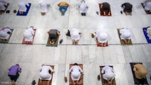 بالفيديو.. المسجد الحرام يستقبل المصلين بعد 7 أشهر