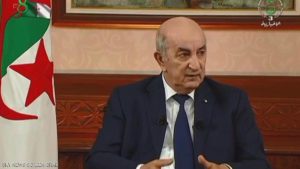 رئيس الجزائر يغرد من حجره الصحي