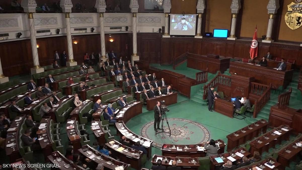 الحكومة التونسية.. إقالة وزير الداخلية تفتح باب التساؤلات