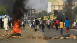 السودان.. اتباع البشير يحاولون التسلل للواجهة عبر الاحتجاجات