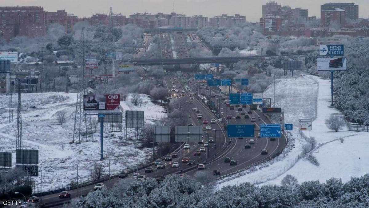 تأهب أحمر في مدريد.. الثلوج تغطي أجزاء من إسبانيا