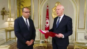 أزمة الوزراء تراوح مكانها في تونس.. دعوات لانسحاب الـ4