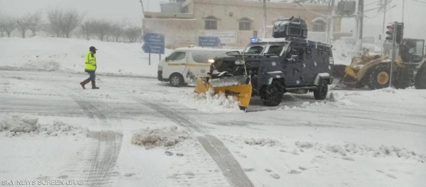 الثلوج تعطل الدوام الرسمي في الأردن