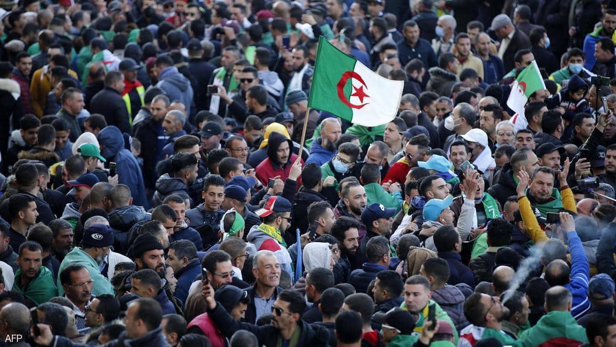 الجزائر.. الإفراج عن معتقلين من