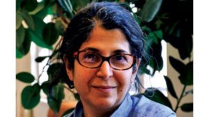 طهران تحتجز سائحاً فرنسياً منذ 9 أشهر