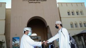 عُمان تمدد غلق الشواطئ والمتنزهات والحدائق العامة بسبب «كورونا»