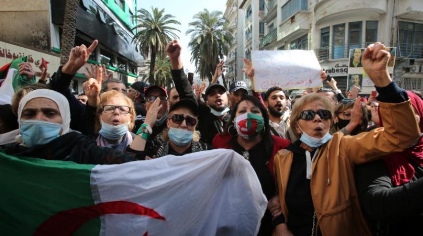 آلاف الجزائريين ساروا وسط العاصمة في الأسبوع الثاني لاستئناف الحراك