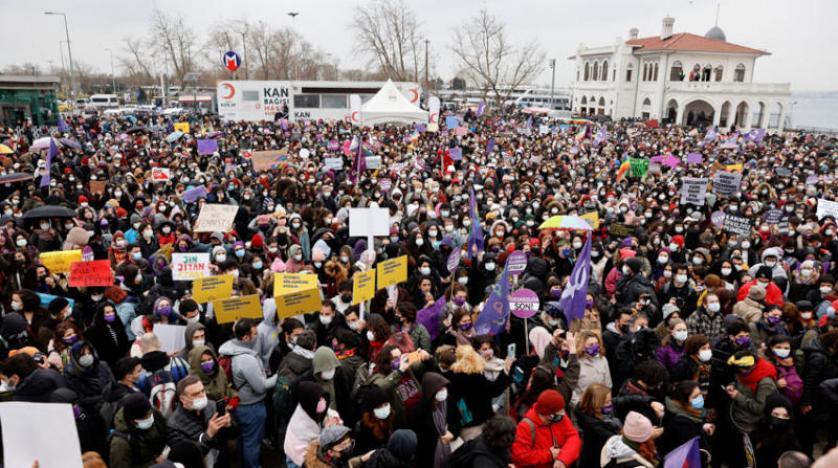 انتفاضة نساء تركيا ضد إردوغان تتواصل