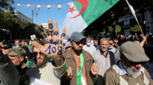 تظاهرات في الجزائر رفضاً للانتخابات المبكرة