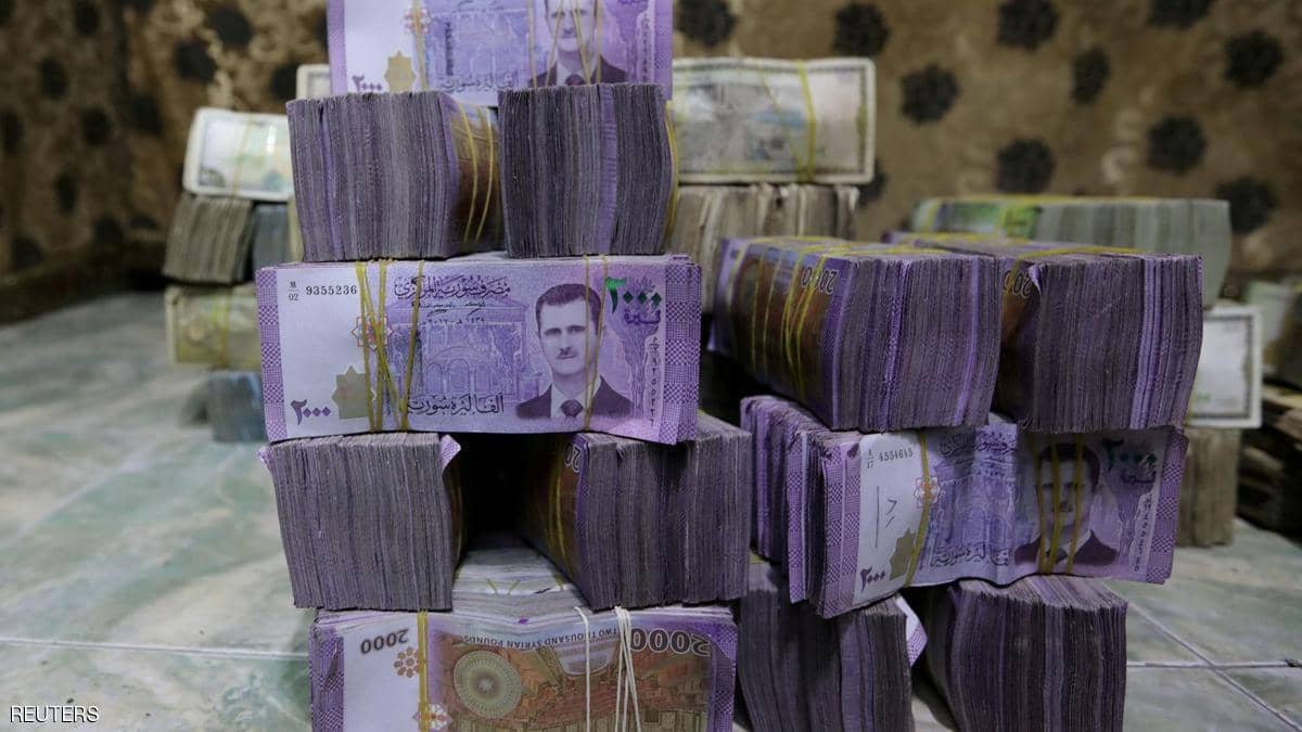 تعافي الليرة السورية بعد وضع سقف للسحب المصرفي