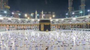الملك سلمان يوافق على إقامة صلاة التراويح في الحرمين الشريفين
