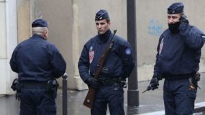 فرنسا.. توقيف 7 بتحقيق بشبهة تمويل جماعات متطرفة بسوريا