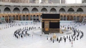 موسم العمرة في رمضان 4 مراكز استقبال و20 معتمراً في كل حافلة