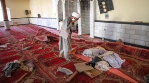 12 قتيلاً في انفجار بمسجد كابل ينتهك وقف إطلاق النار