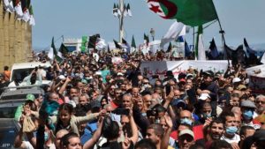 الداخلية الجزائرية تحذر