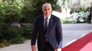 الرئيس الإسرائيلي يكلف زعيم المعارضة يائير لابيد بتشكيل الحكومة