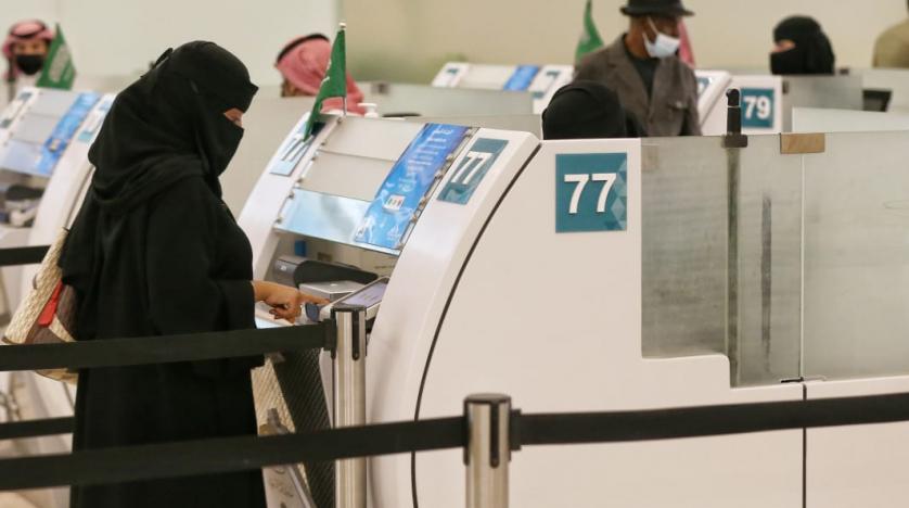 السعودية رفع تعليق سفر المواطنين للخارج وفتح جميع المنافذ