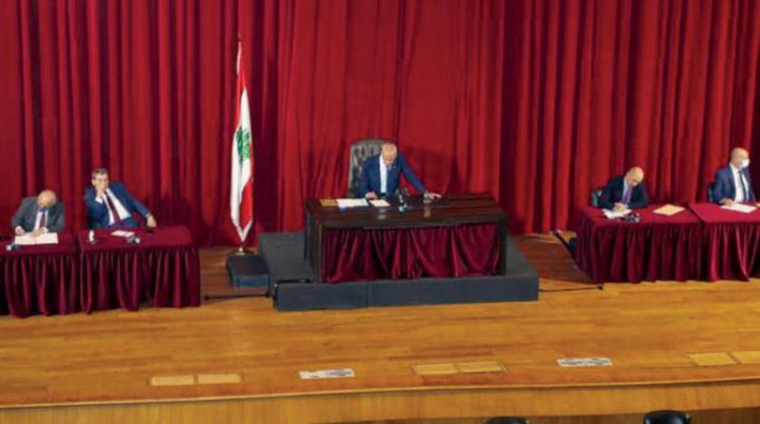 لبنان يحتضر... وتشكيل الحكومة في «مهب الريح»