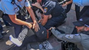محكمة إسرائيلية ترجئ النظر في قرار إجلاء عائلتين فلسطينيتين بالقدس الشرقية