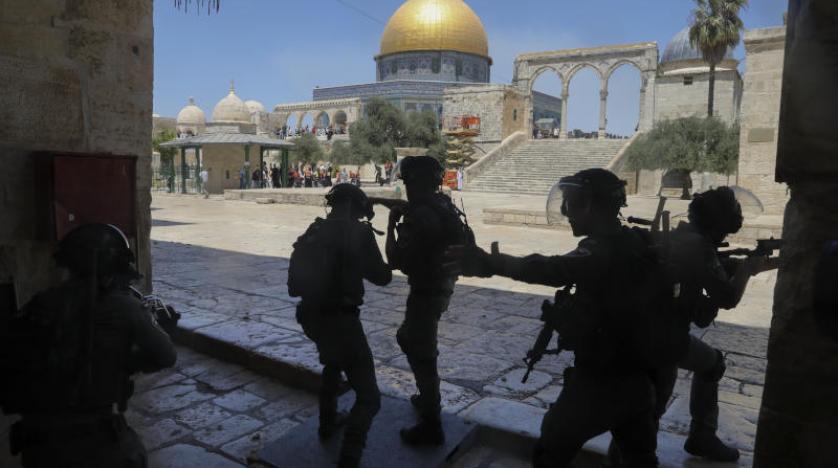 اشتباكات بين الشرطة الإسرائيلية وفلسطينيين مع بدء أعمال هدم في القدس