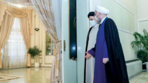 رئيسي يخلف روحاني في أدنى استحقاق رئاسي منذ 42 عاماً